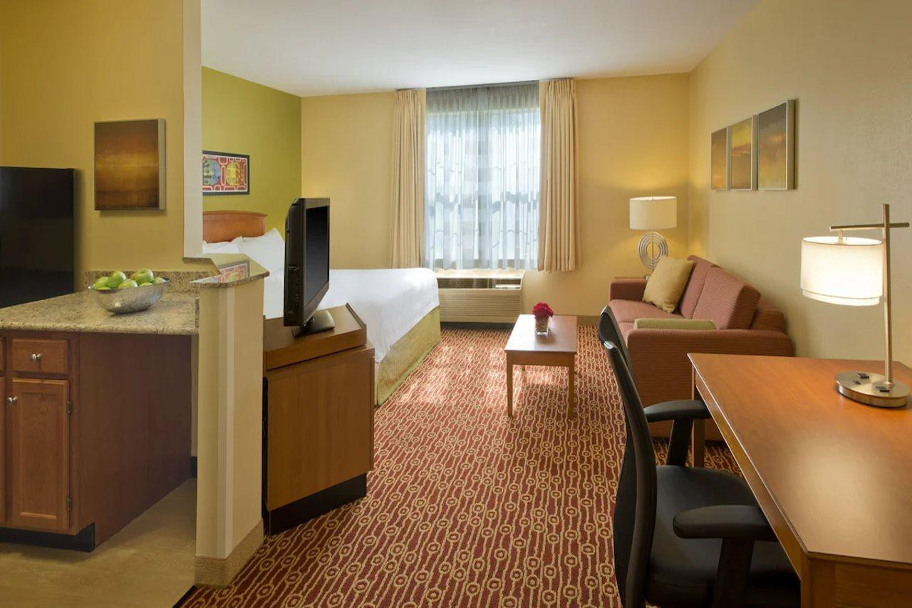 Birch Hills Suites - Blue Ash Zewnętrze zdjęcie