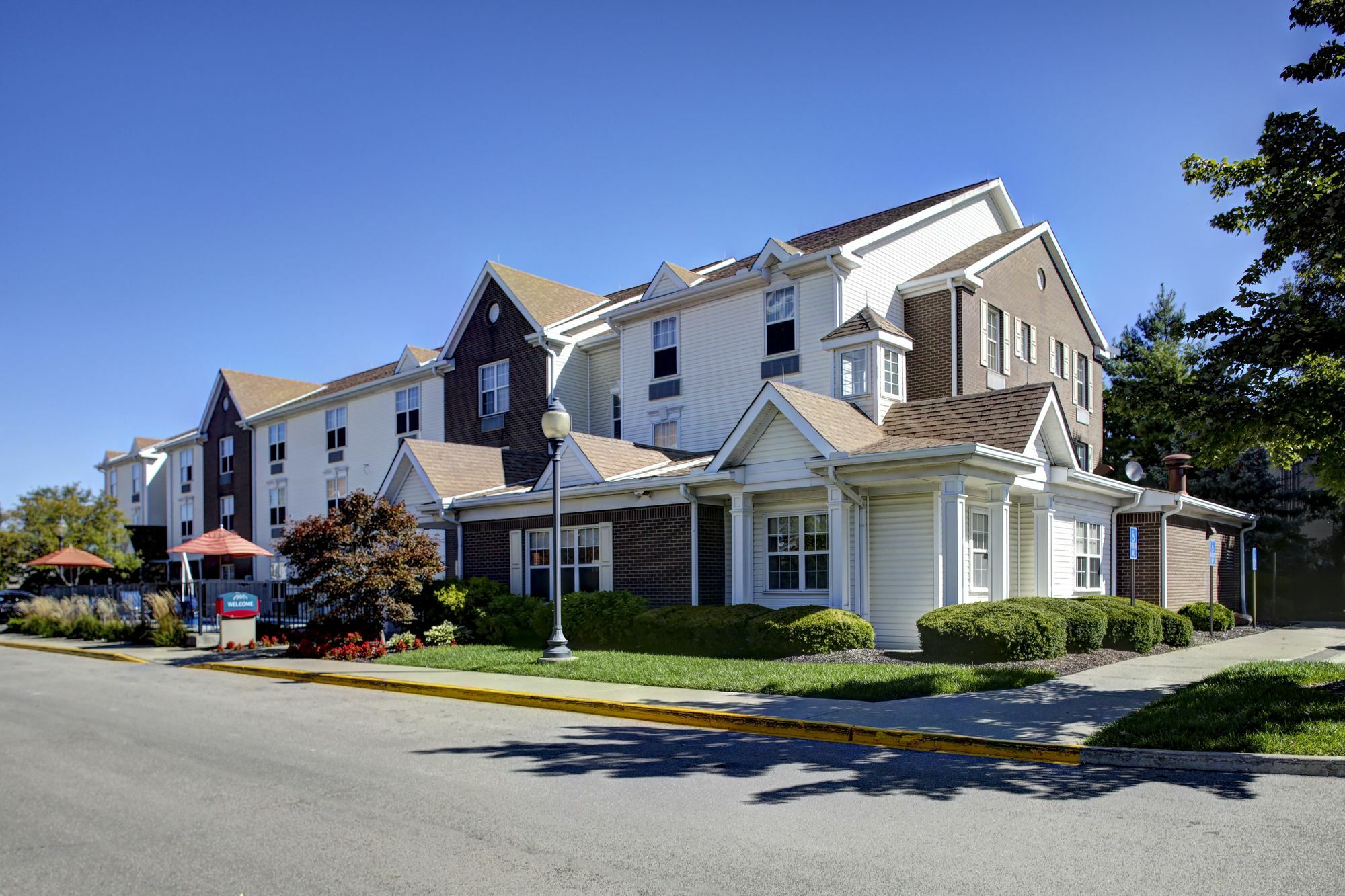 Birch Hills Suites - Blue Ash Zewnętrze zdjęcie